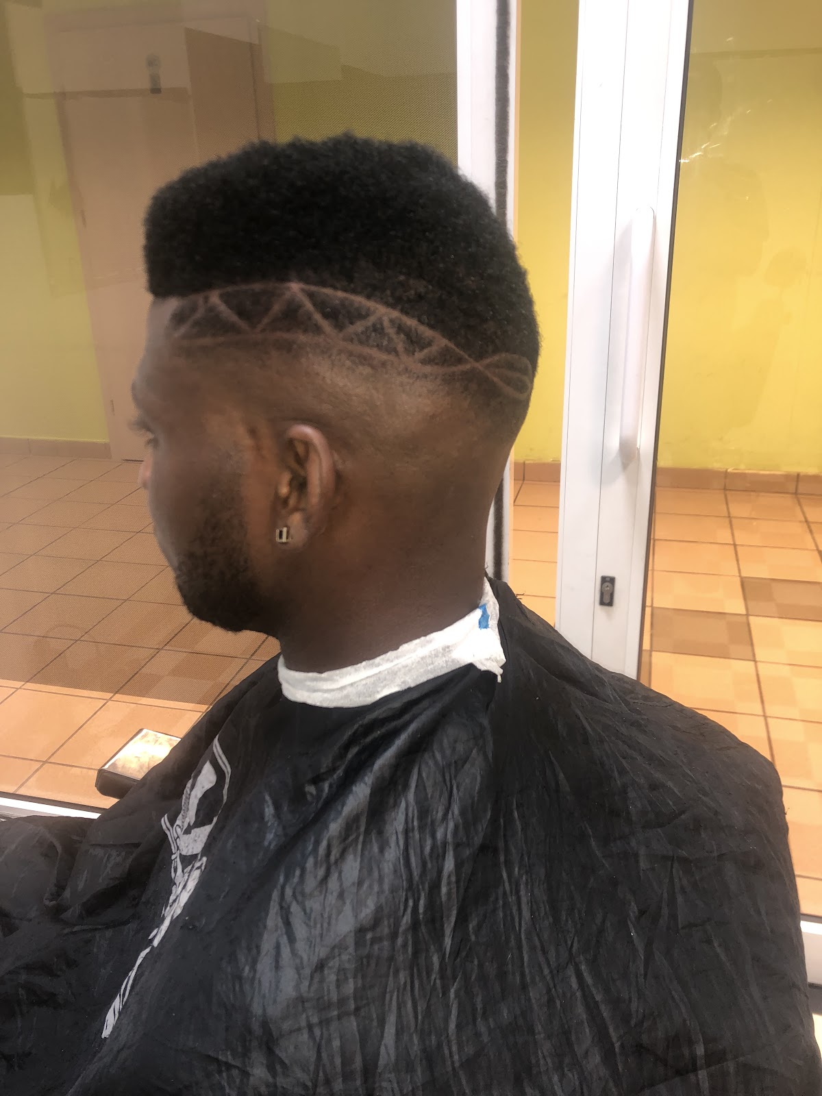 Tyl glowy z precyzyjnym fade